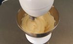Beat and add eggs | Bata e misture os ovos