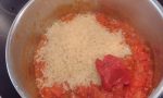 Arroz e extrato de tomate