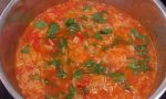 Salsa ou coentros e sirva